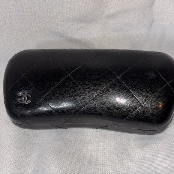 Vintage CHANEL Black Quilted Hard Case Clamshell CC logo Sunglass Case - Picture 1 of 10